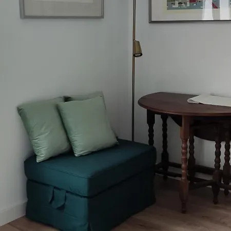 Cozy Close To Downtown *