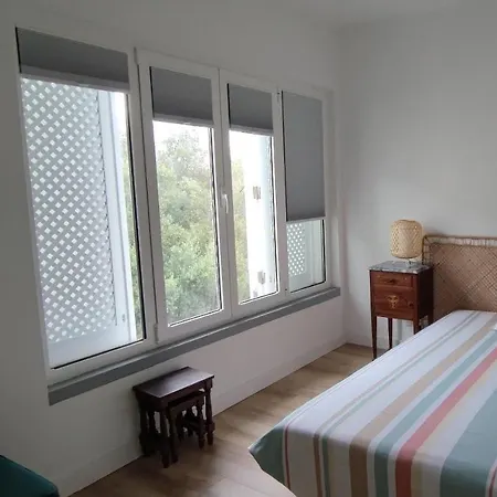 Cozy Close To Downtown Homestay Cascais